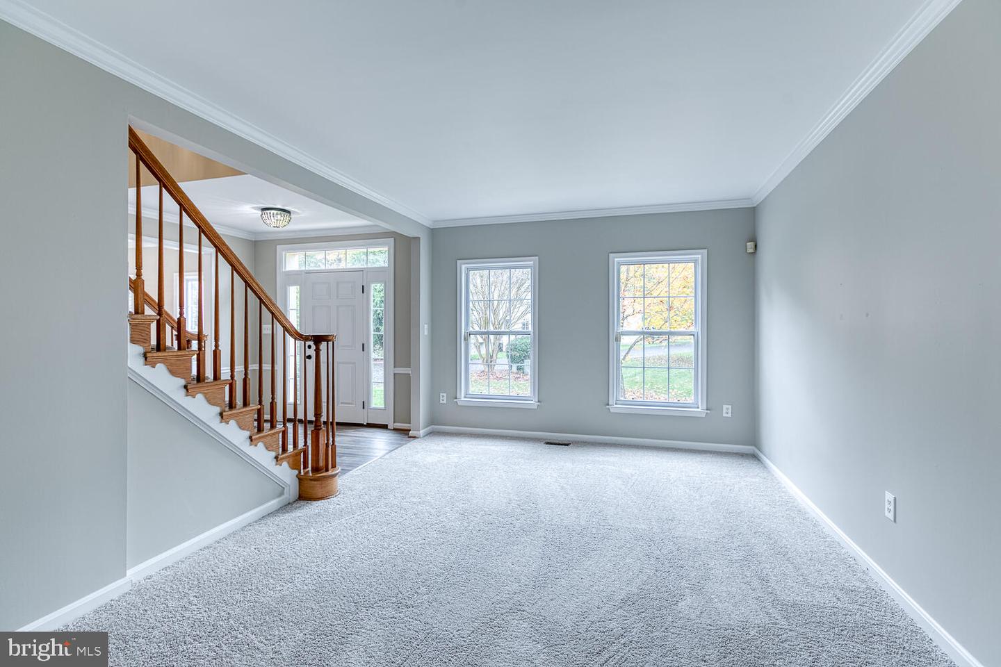 14 Monarch COURT