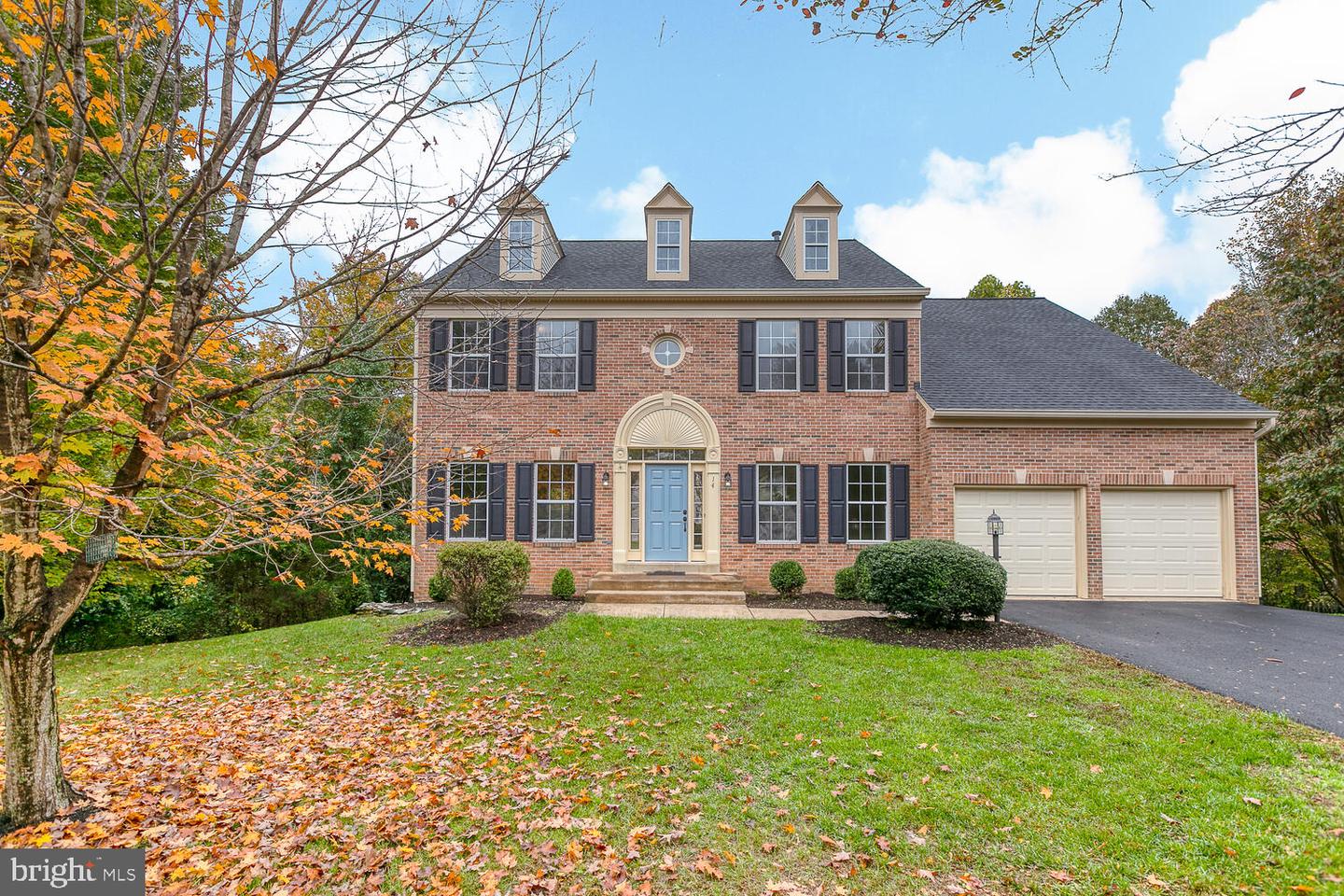 14 Monarch COURT