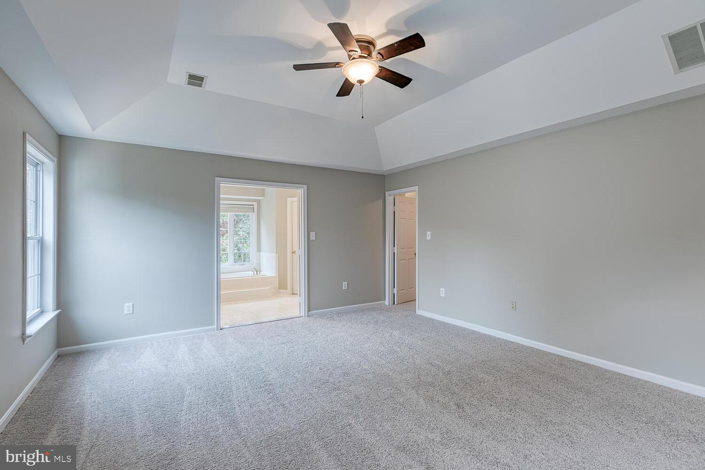 14 Monarch COURT