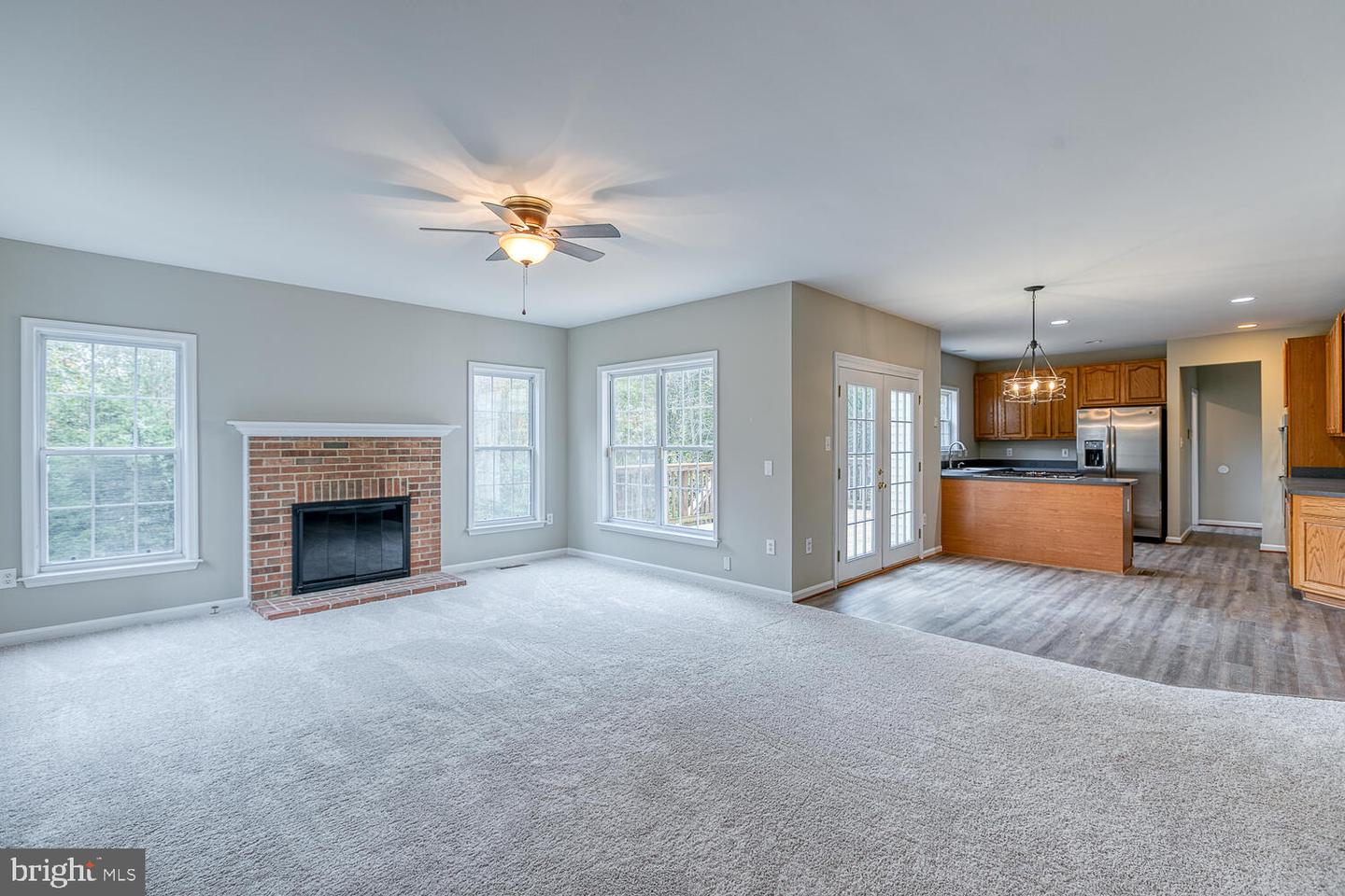 14 Monarch COURT