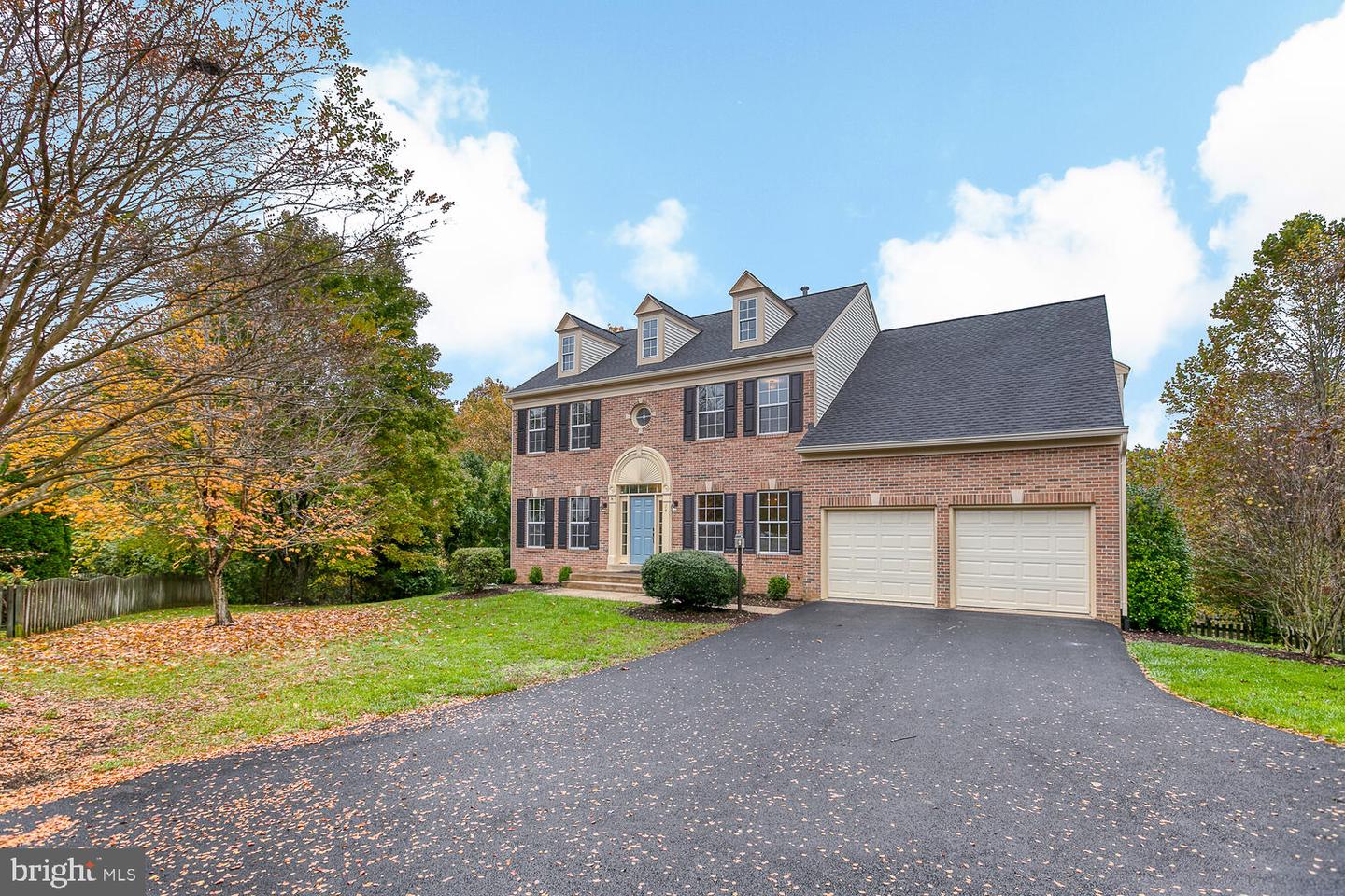 14 Monarch COURT