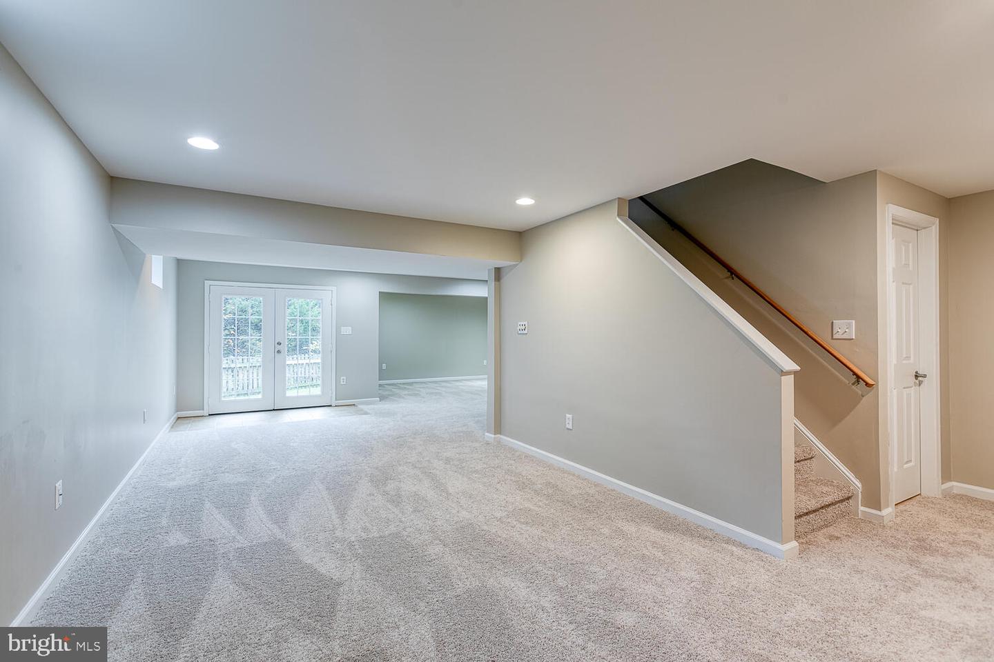 14 Monarch COURT