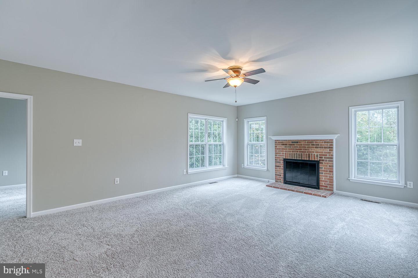 14 Monarch COURT
