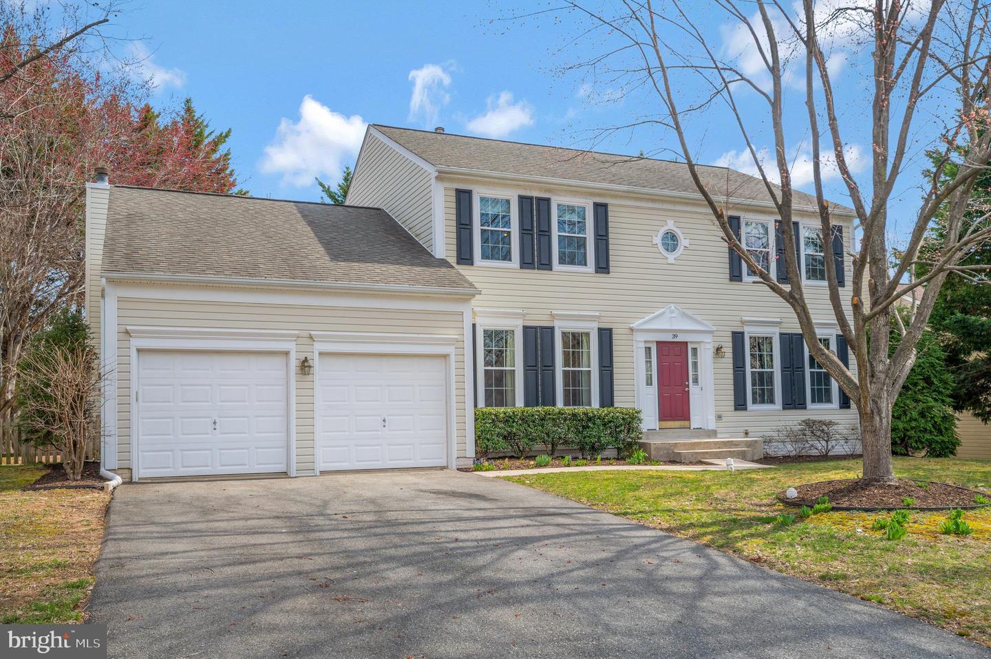 39 Westhampton COURT