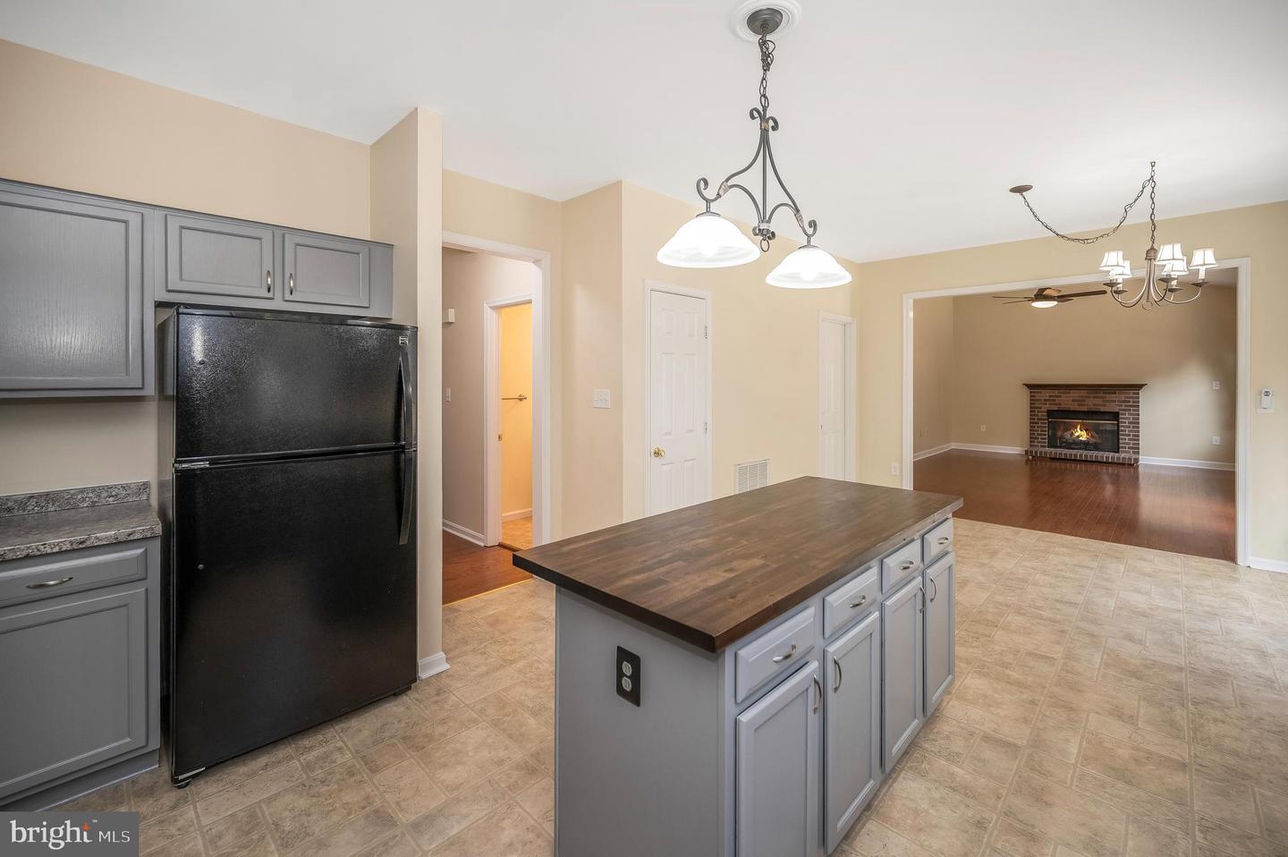 39 Westhampton COURT