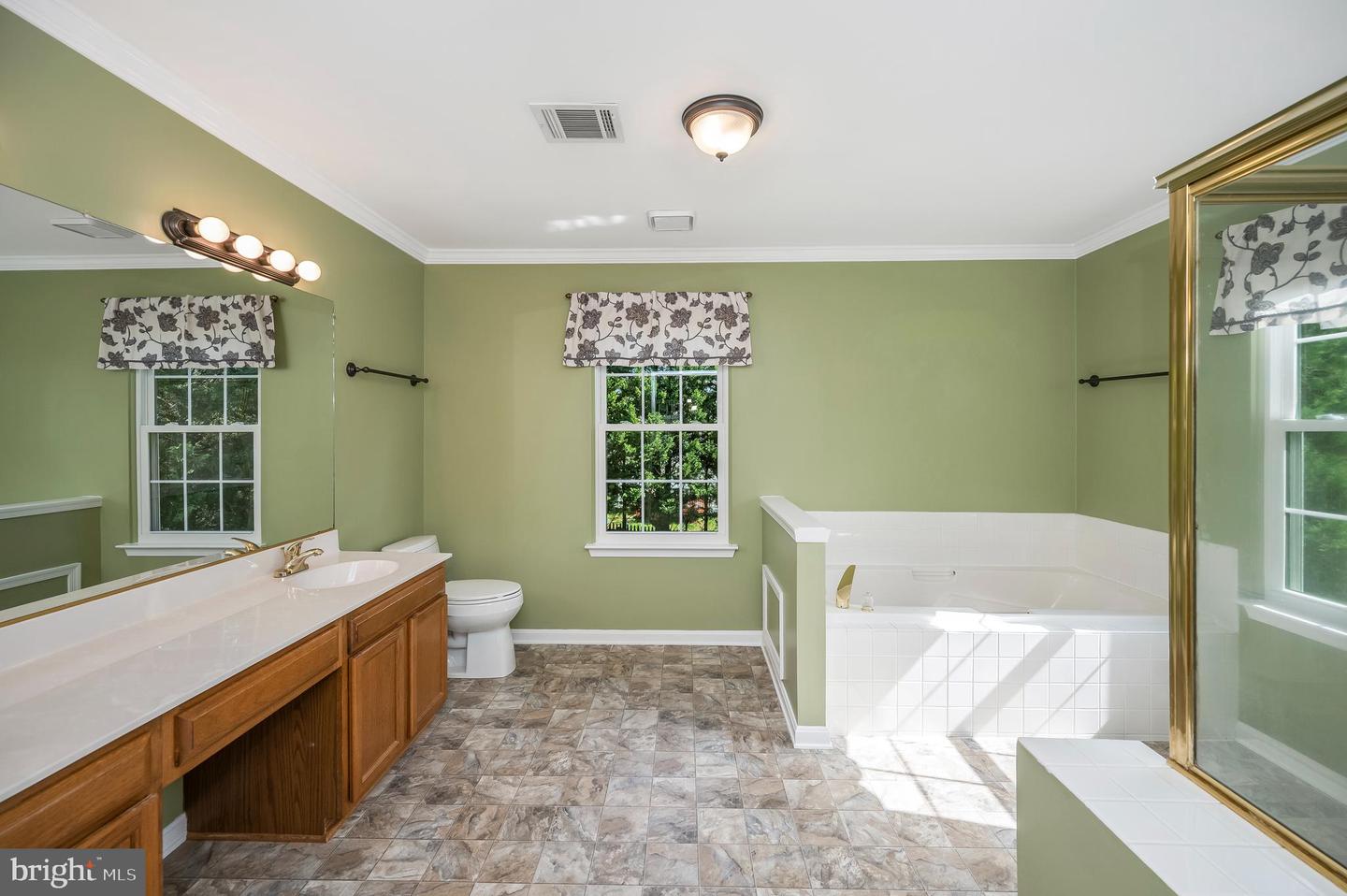 39 Westhampton COURT