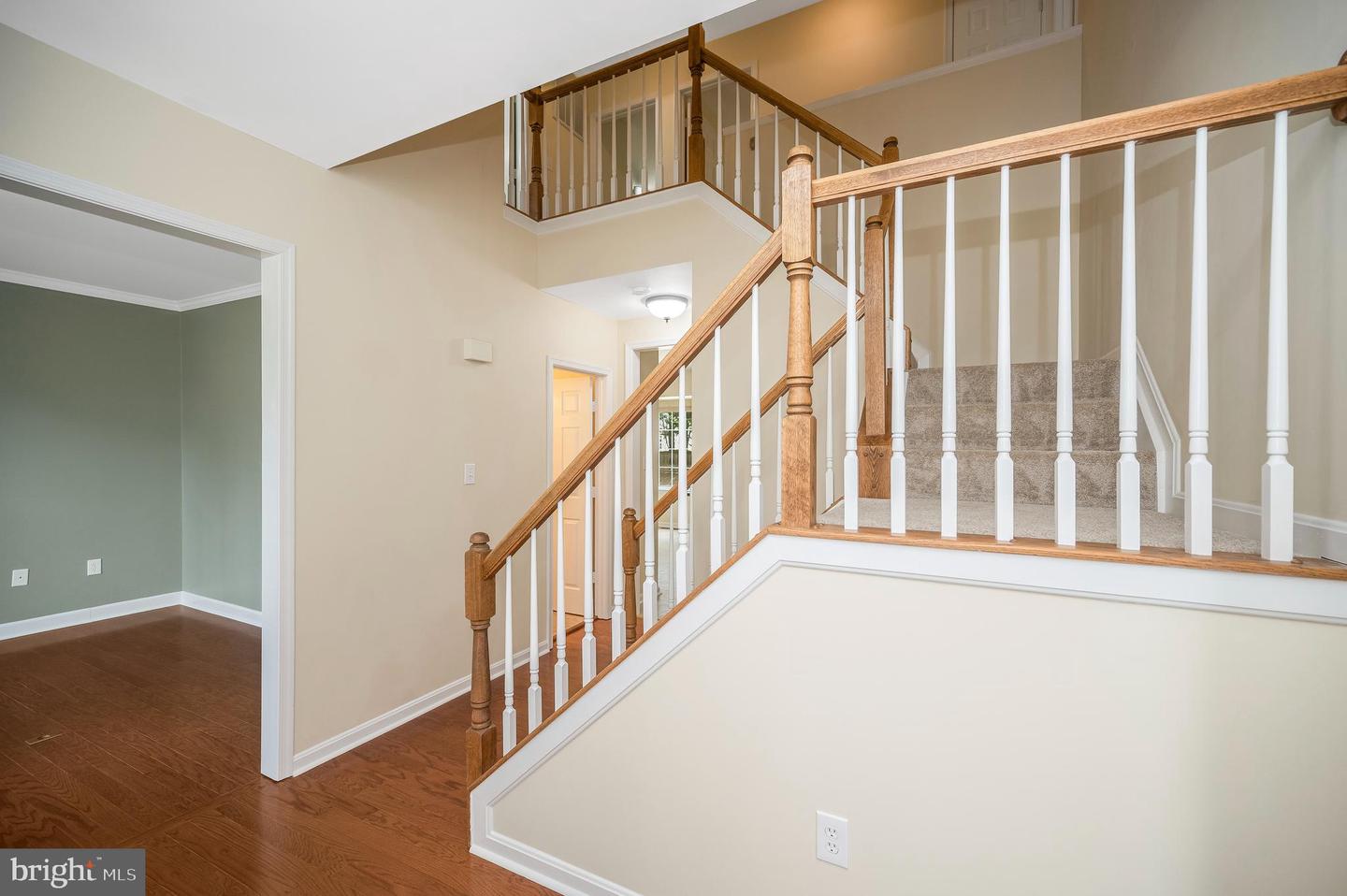39 Westhampton COURT