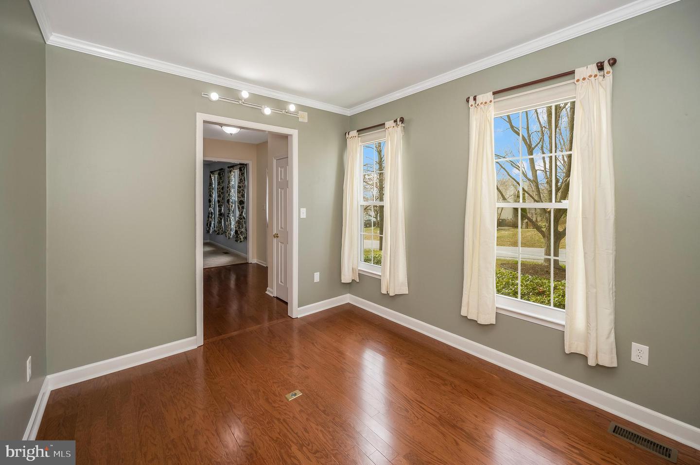 39 Westhampton COURT