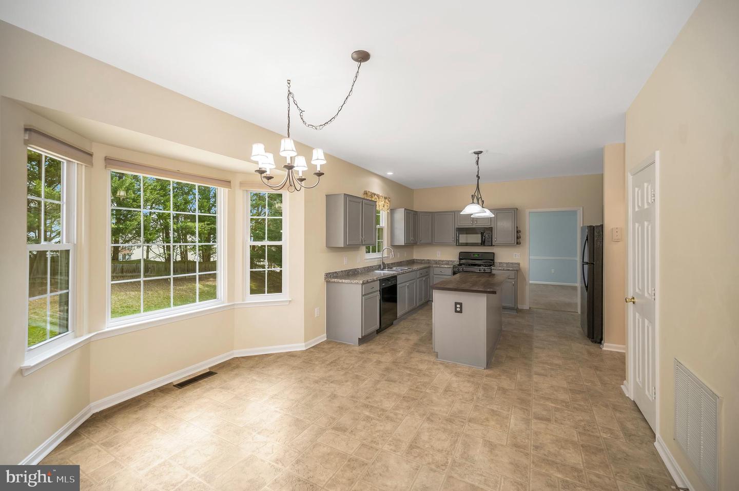 39 Westhampton COURT