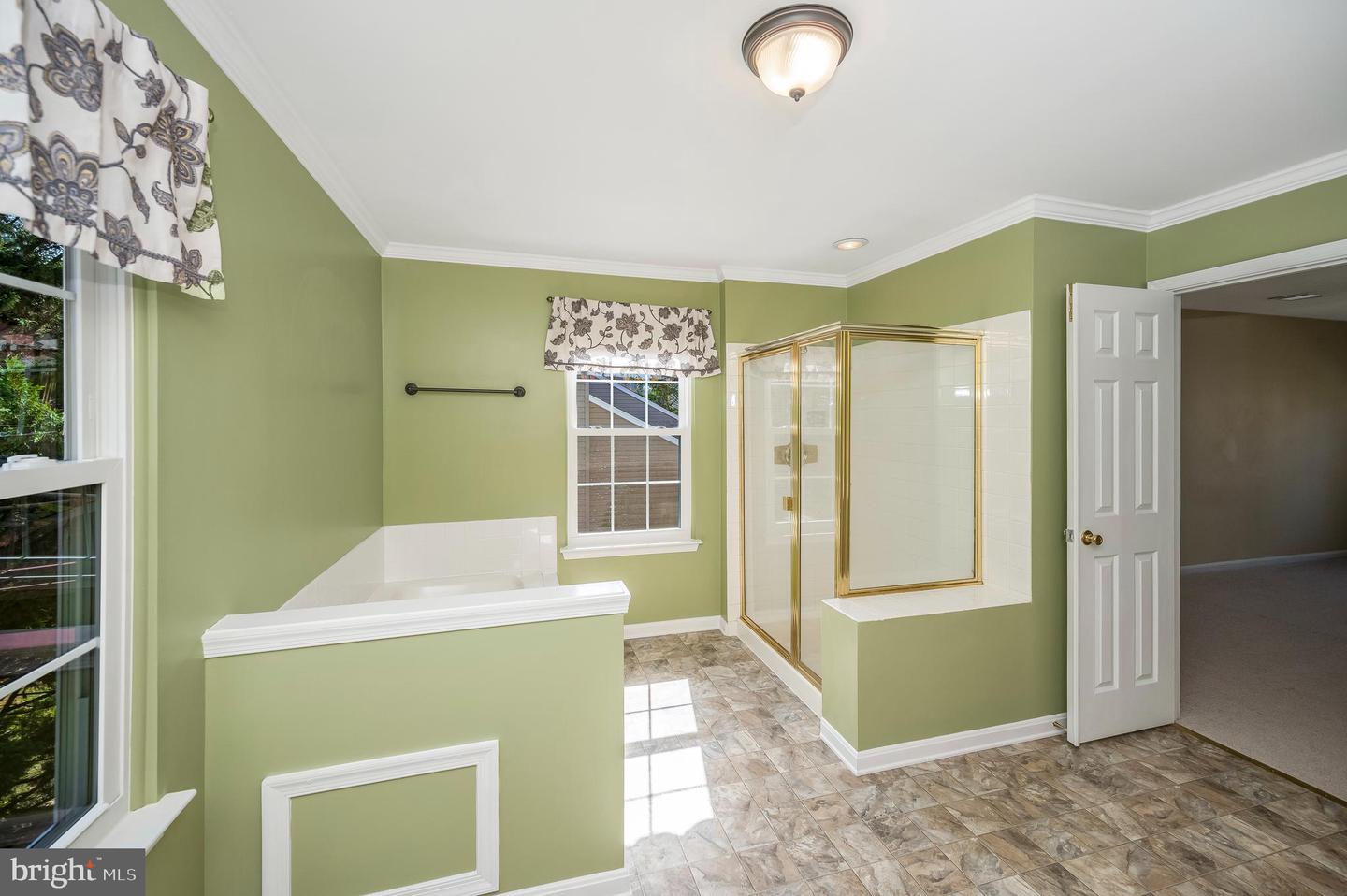 39 Westhampton COURT