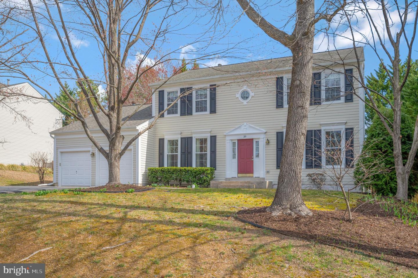 39 Westhampton COURT