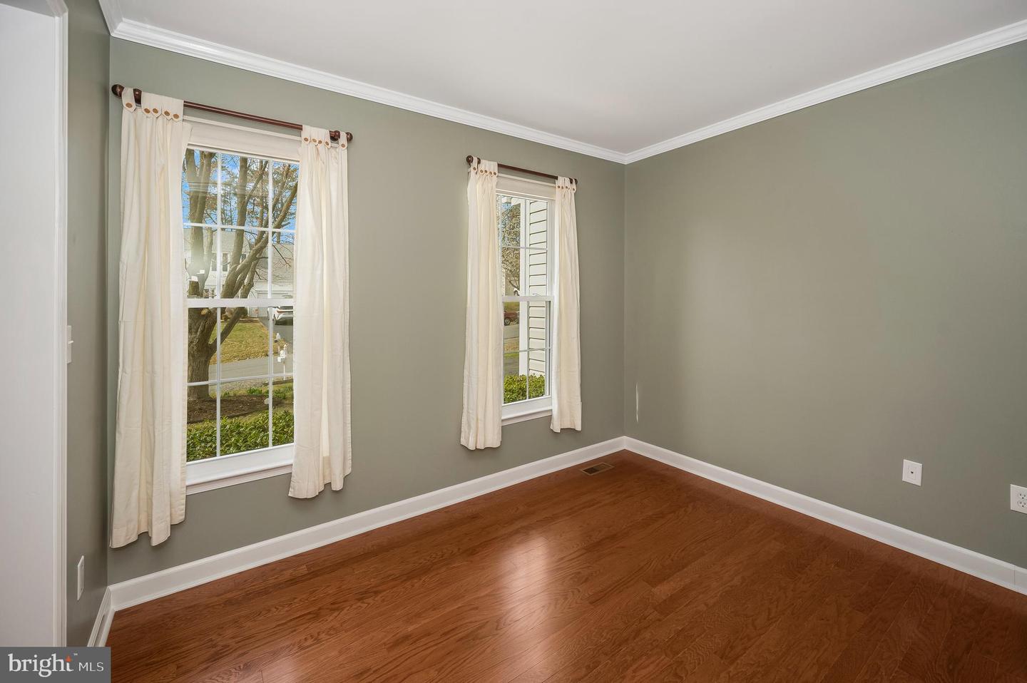 39 Westhampton COURT