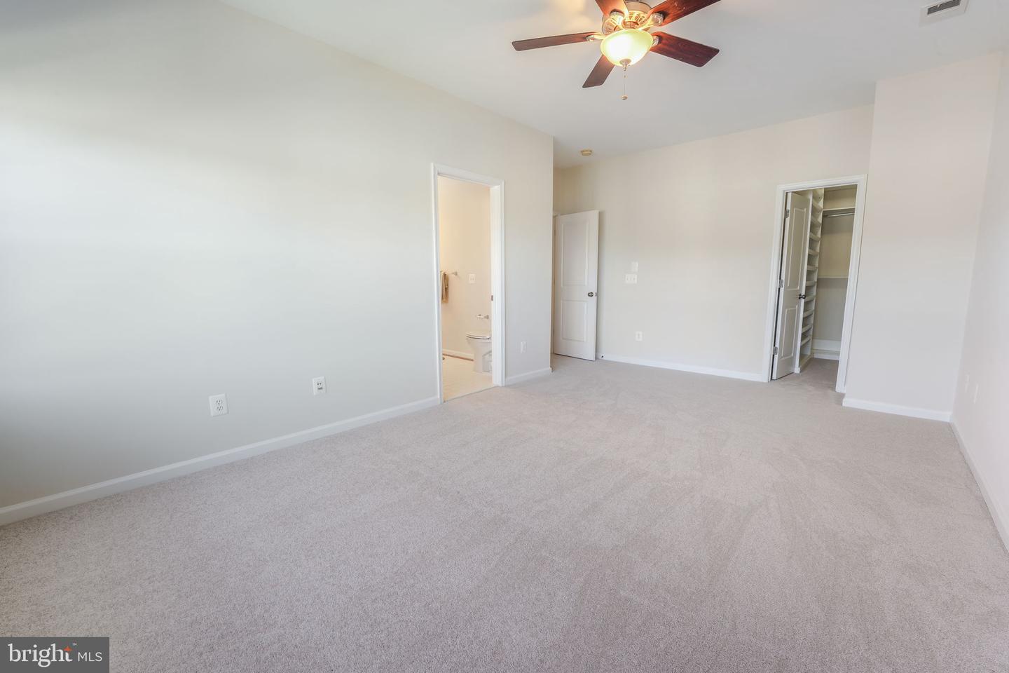 218 Woodstream BOULEVARD
