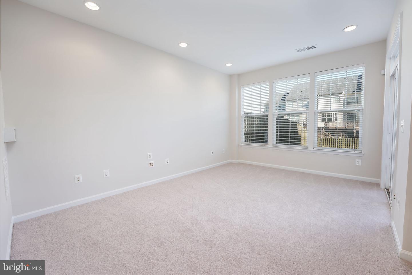 218 Woodstream BOULEVARD