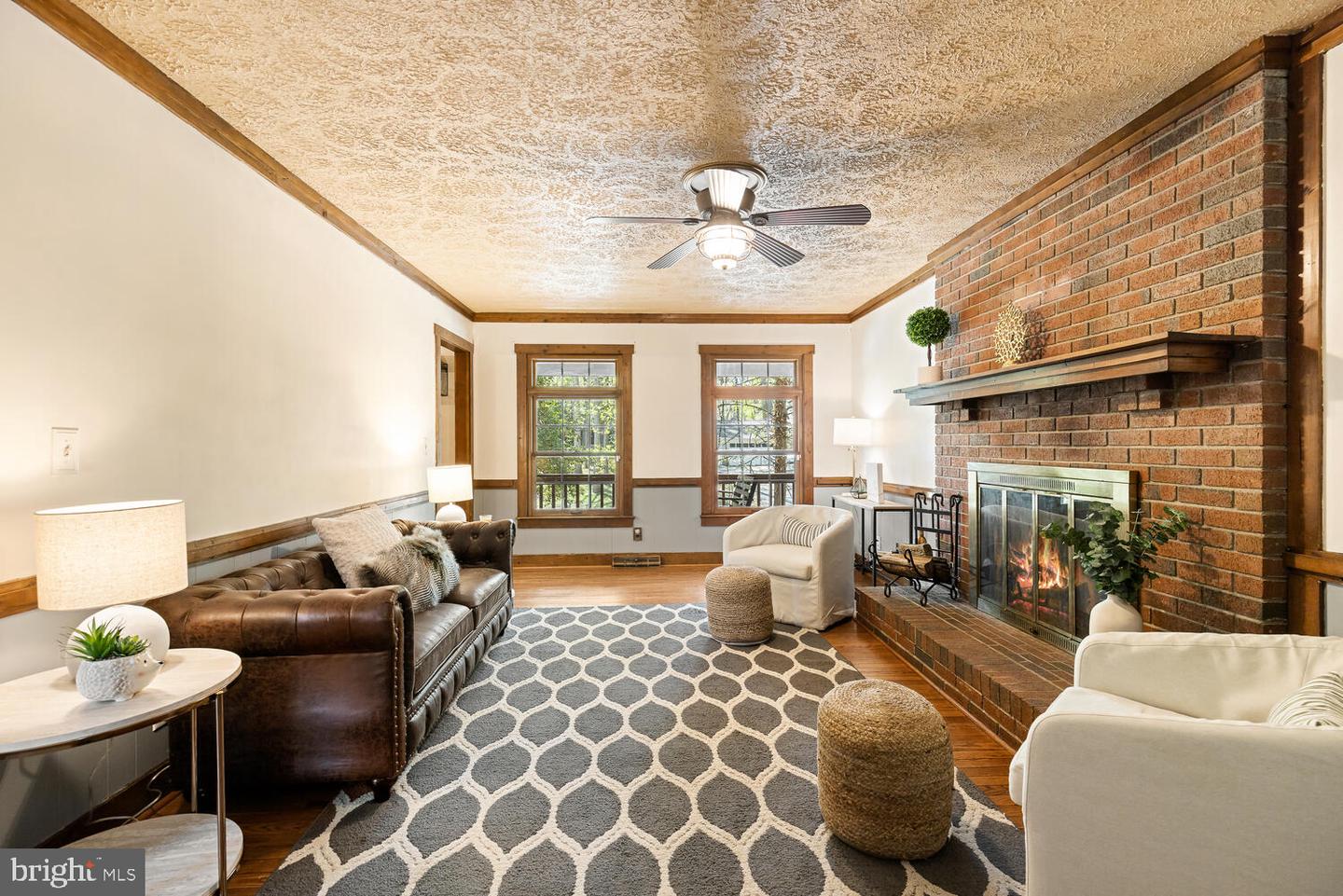 1136 Columbus DRIVE