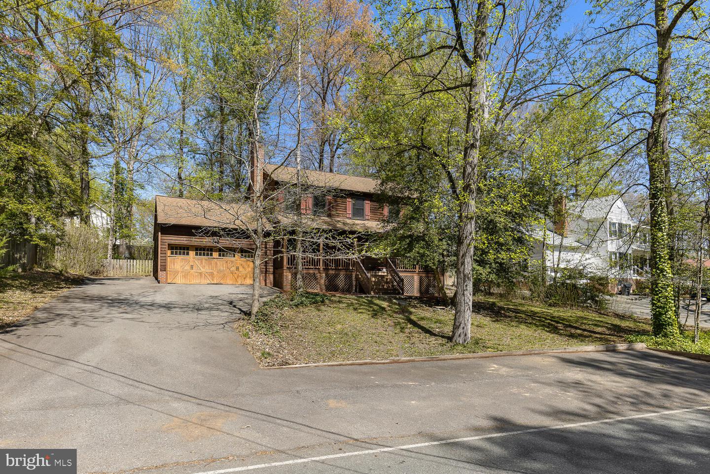 1136 Columbus DRIVE
