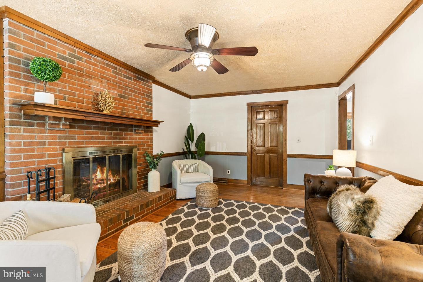 1136 Columbus DRIVE