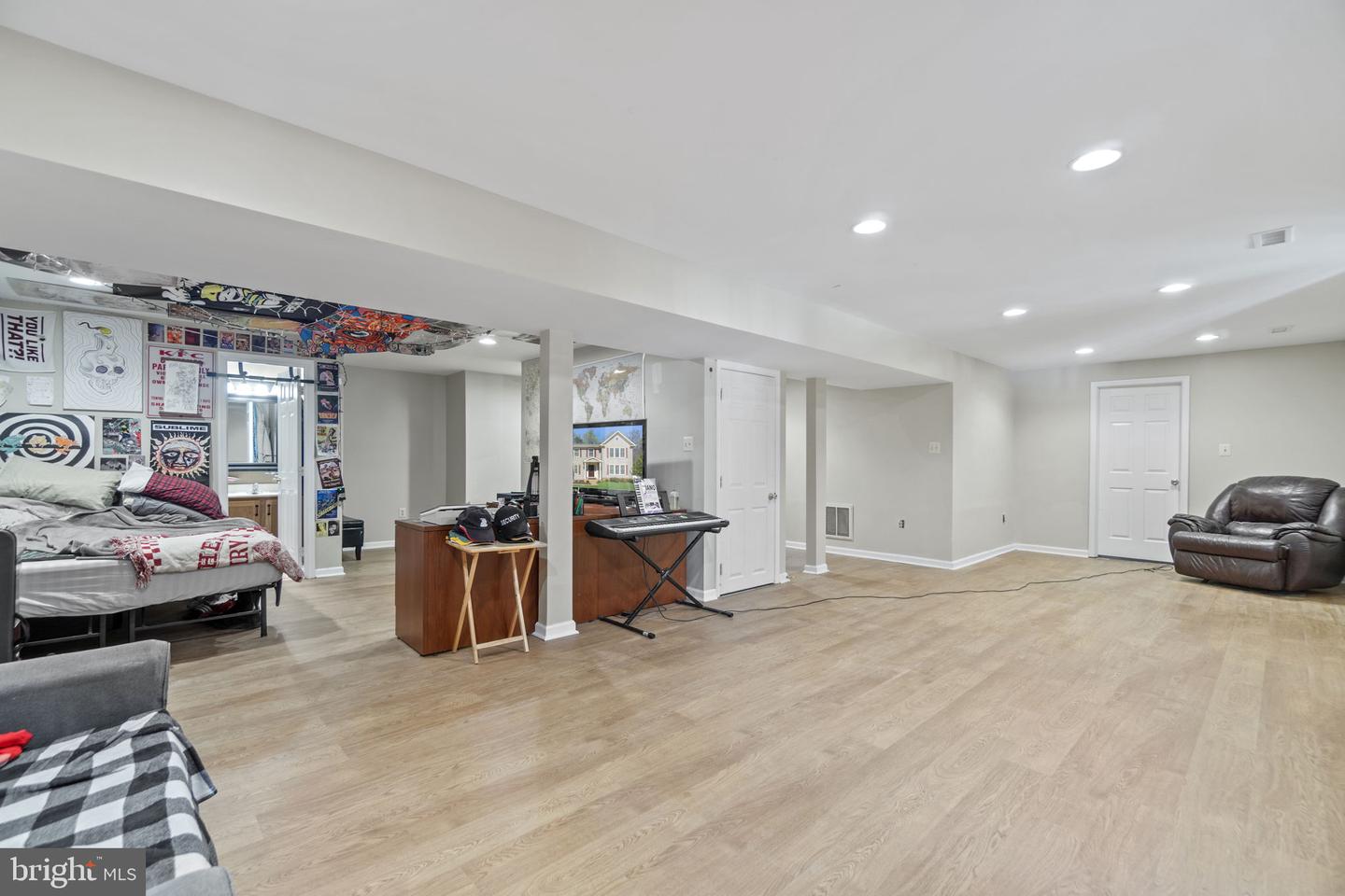 32 Willow Glen COURT