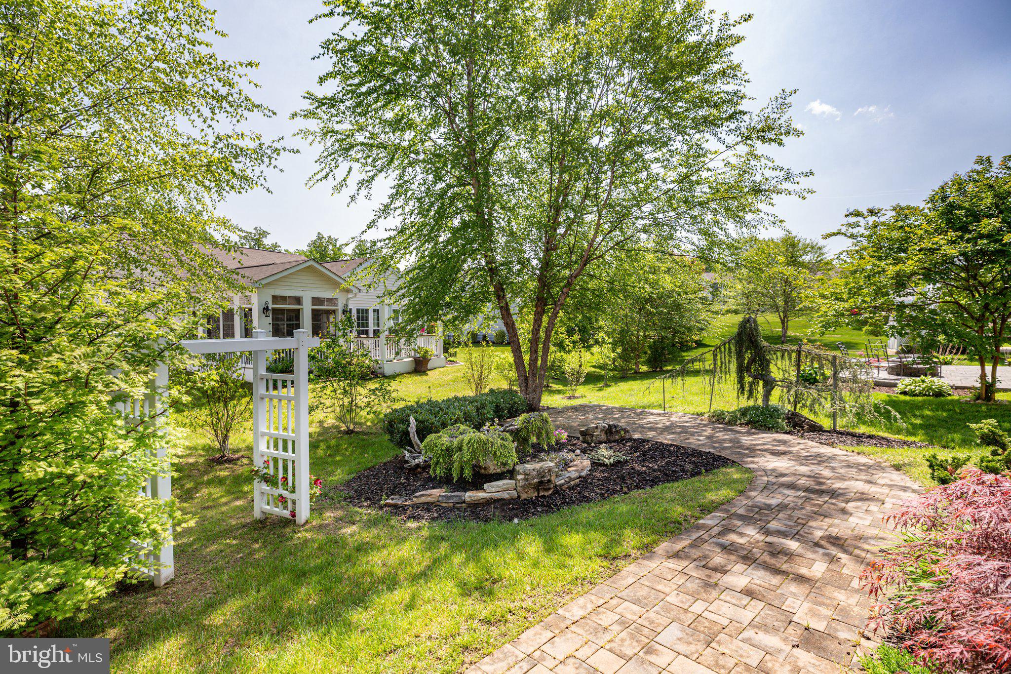 16 Table Bluff DRIVE