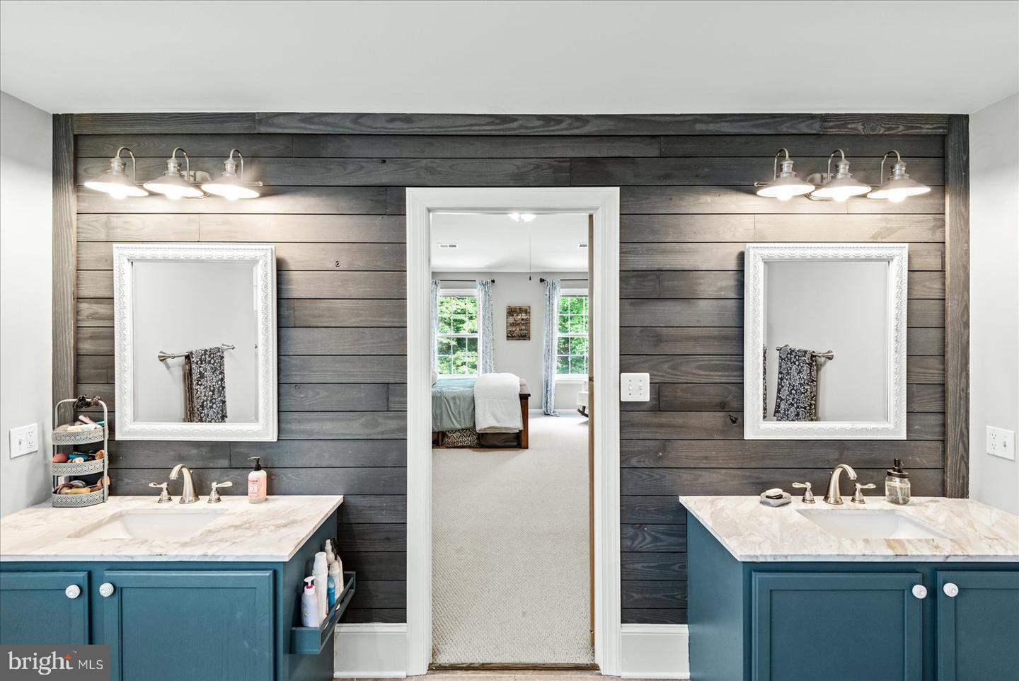 811 Winterberry DRIVE