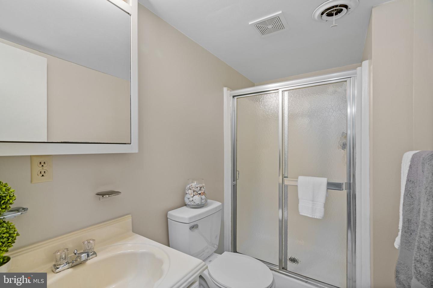 1120 Wythe COURT
