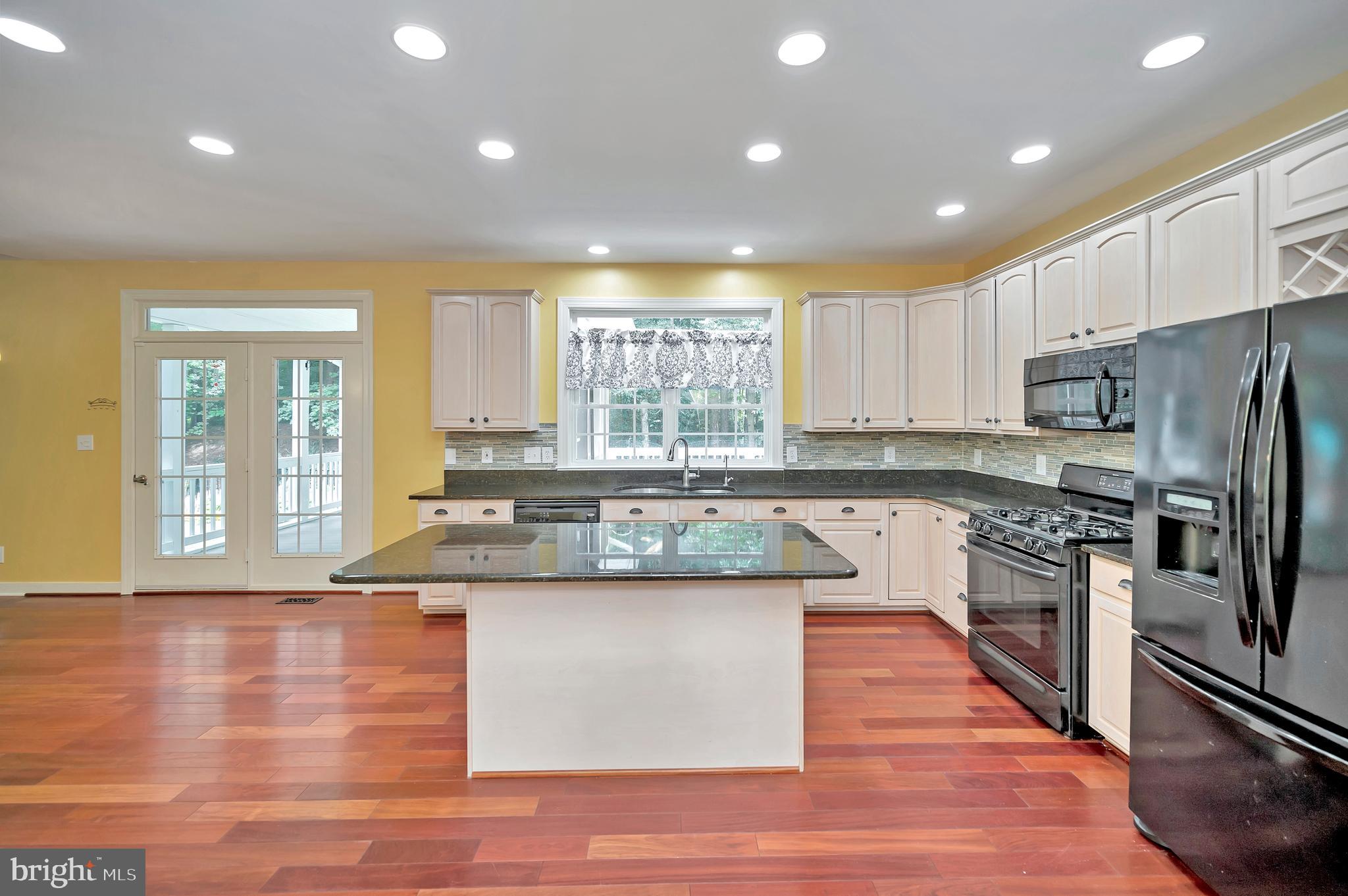 6 Torey Ct