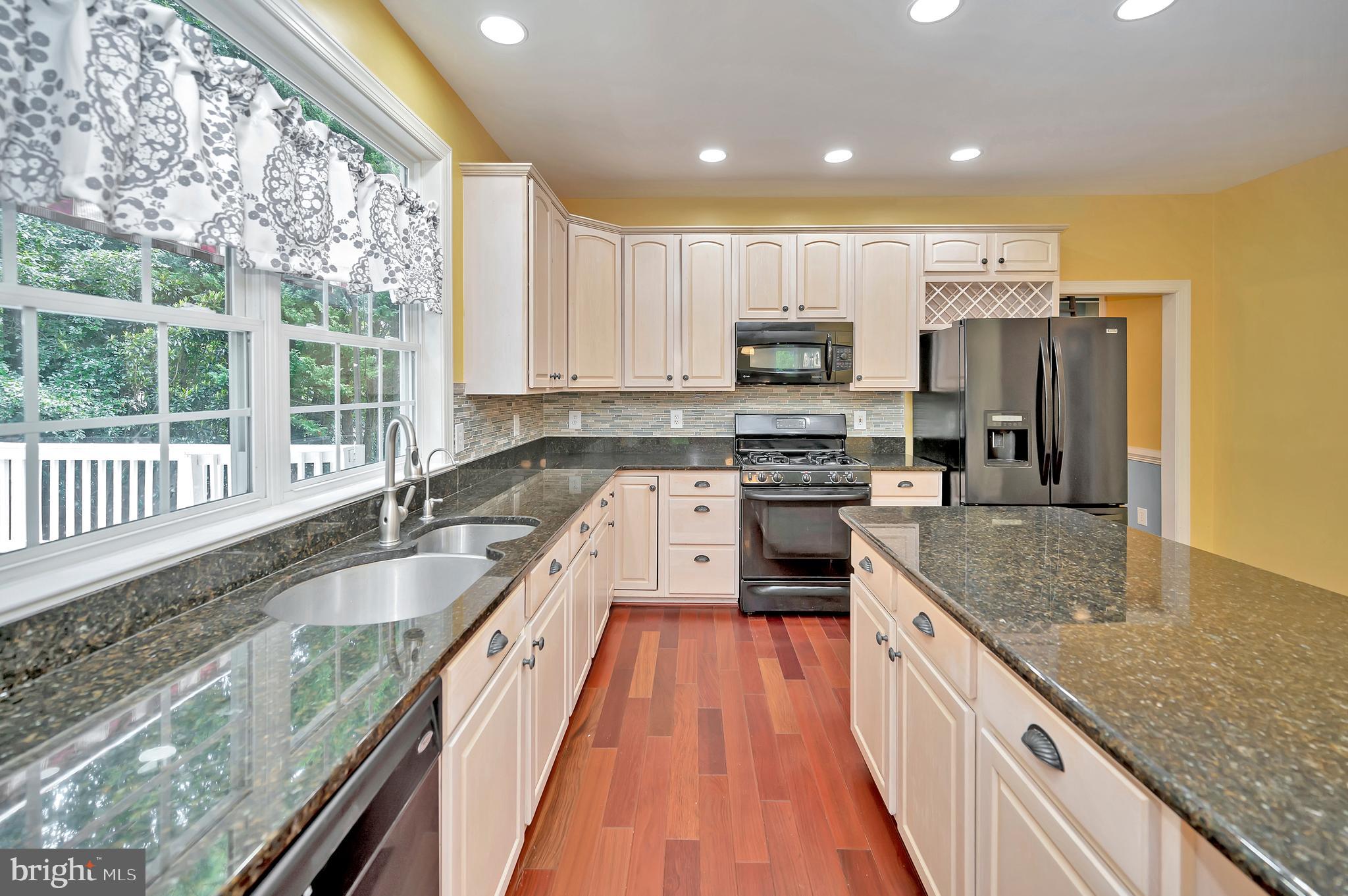 6 Torey Ct