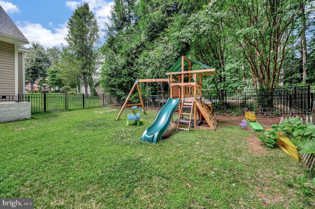 6 Torey Ct