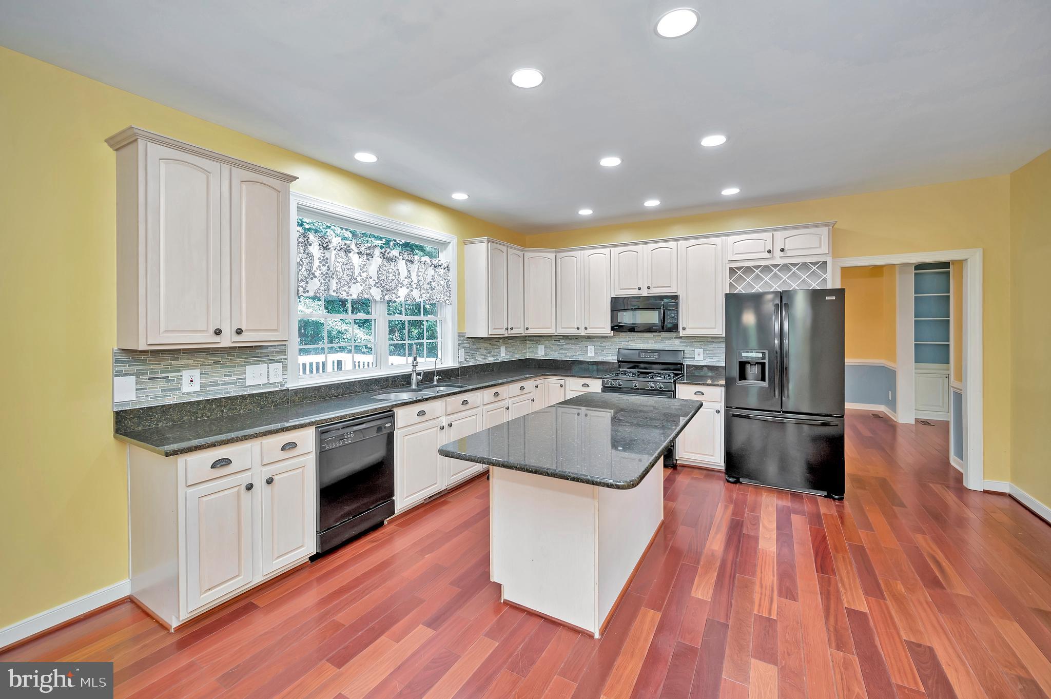 6 Torey Ct
