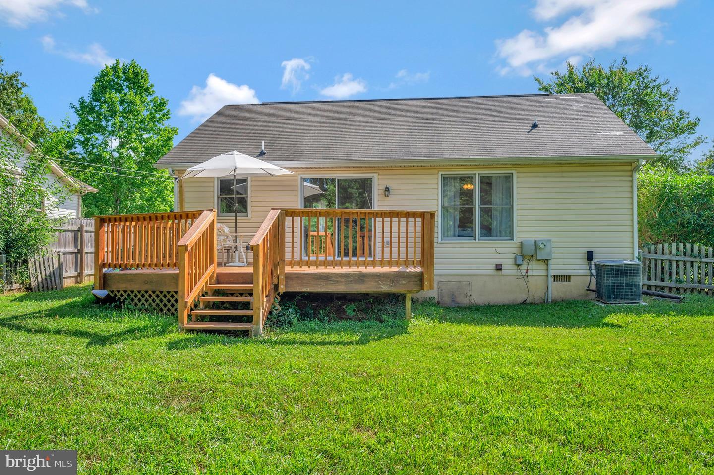 1 Brentwood LANE