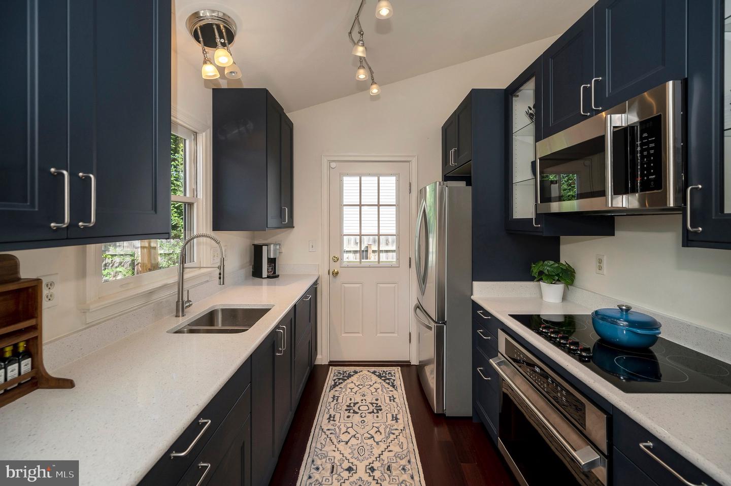1 Brentwood LANE