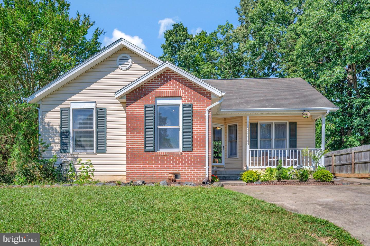 1 Brentwood LANE