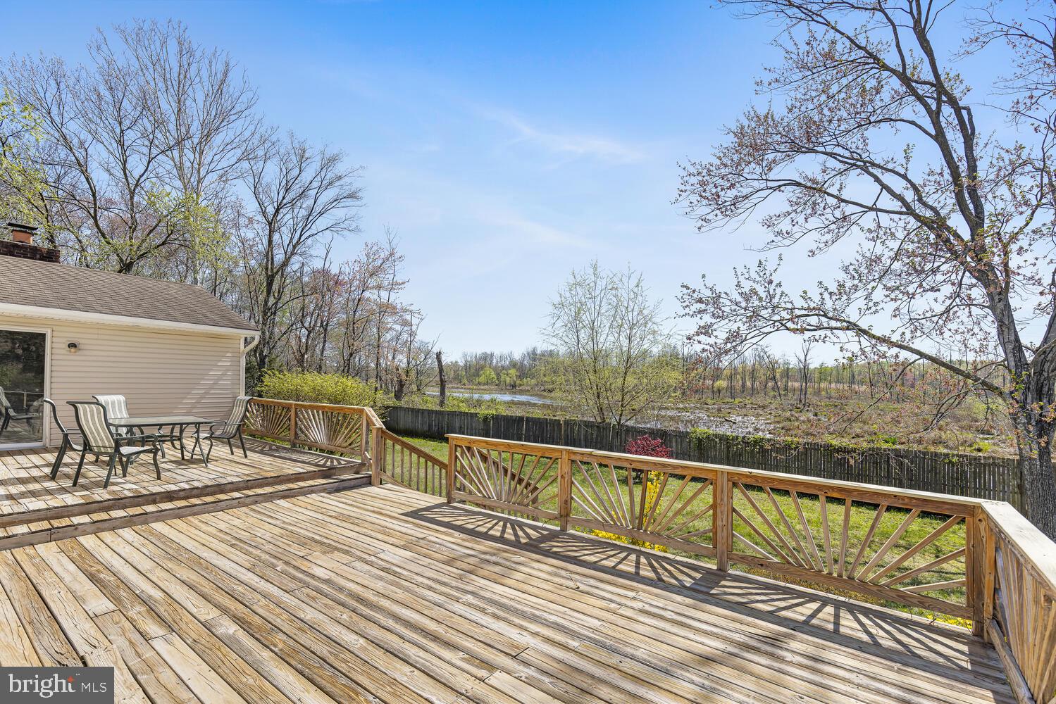 2037 Dewey Dr