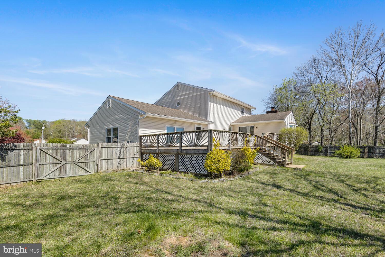 2037 Dewey Dr