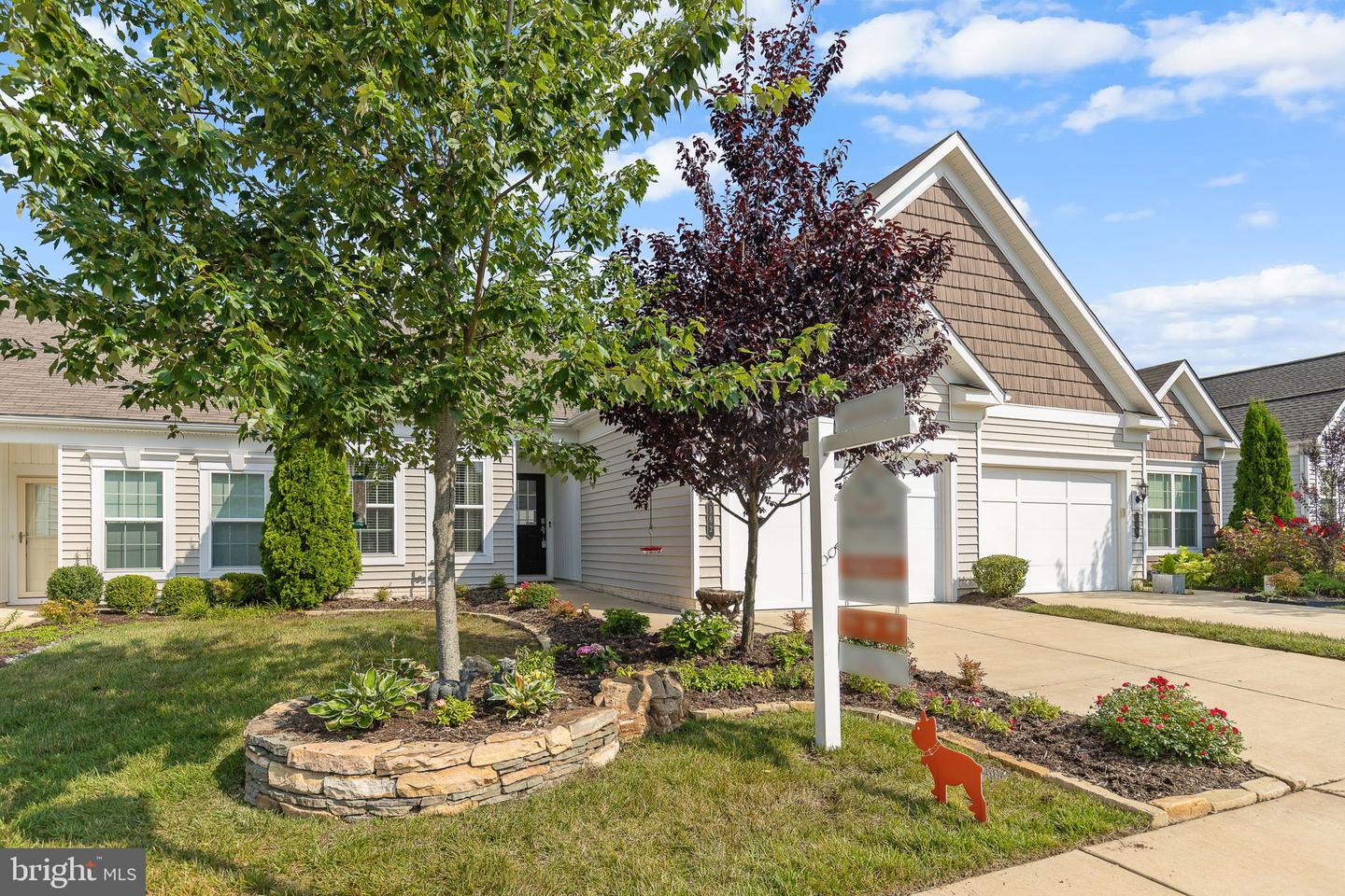 162 Hyannis Pl