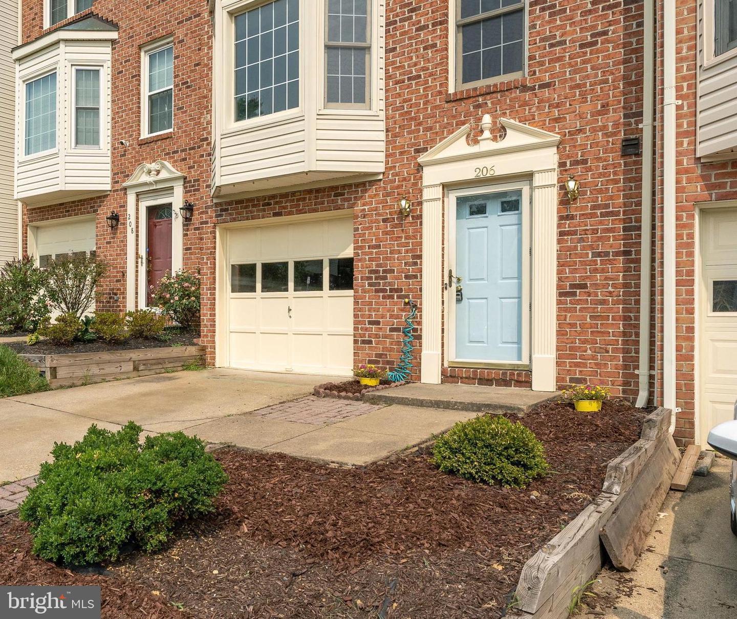 206 Fair Oaks AVENUE