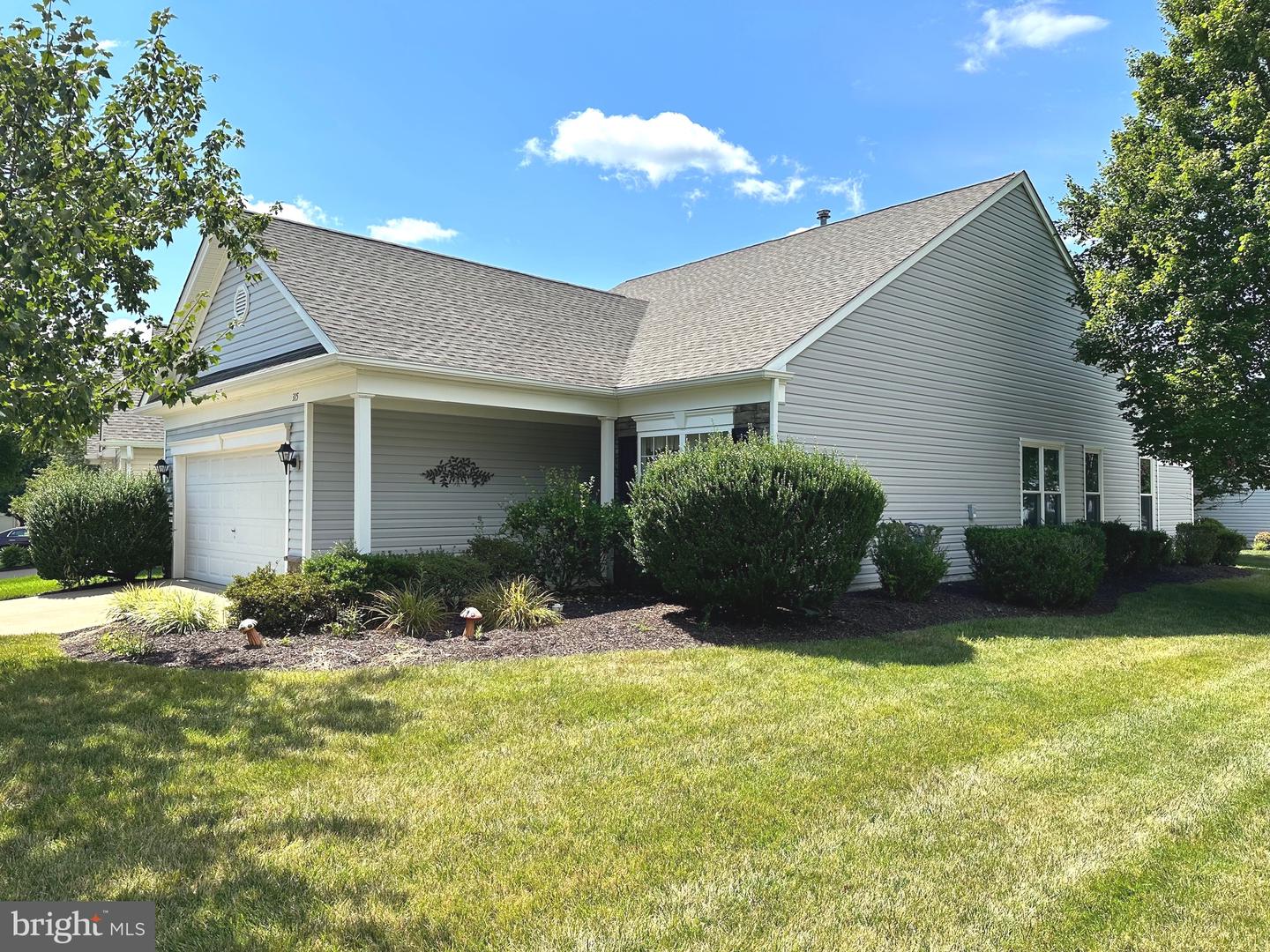 315 Bridgewater CIRCLE