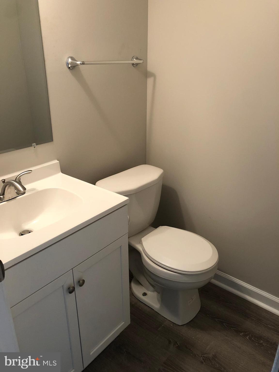 2 Oak Dr