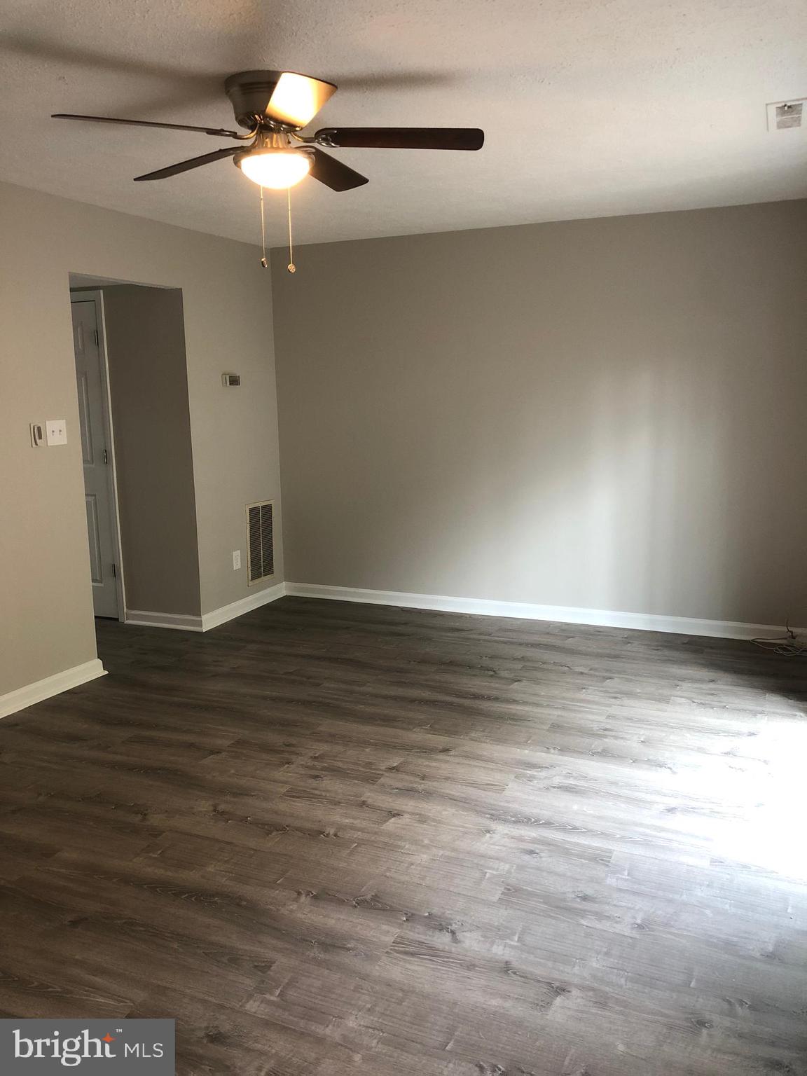 2 Oak Dr