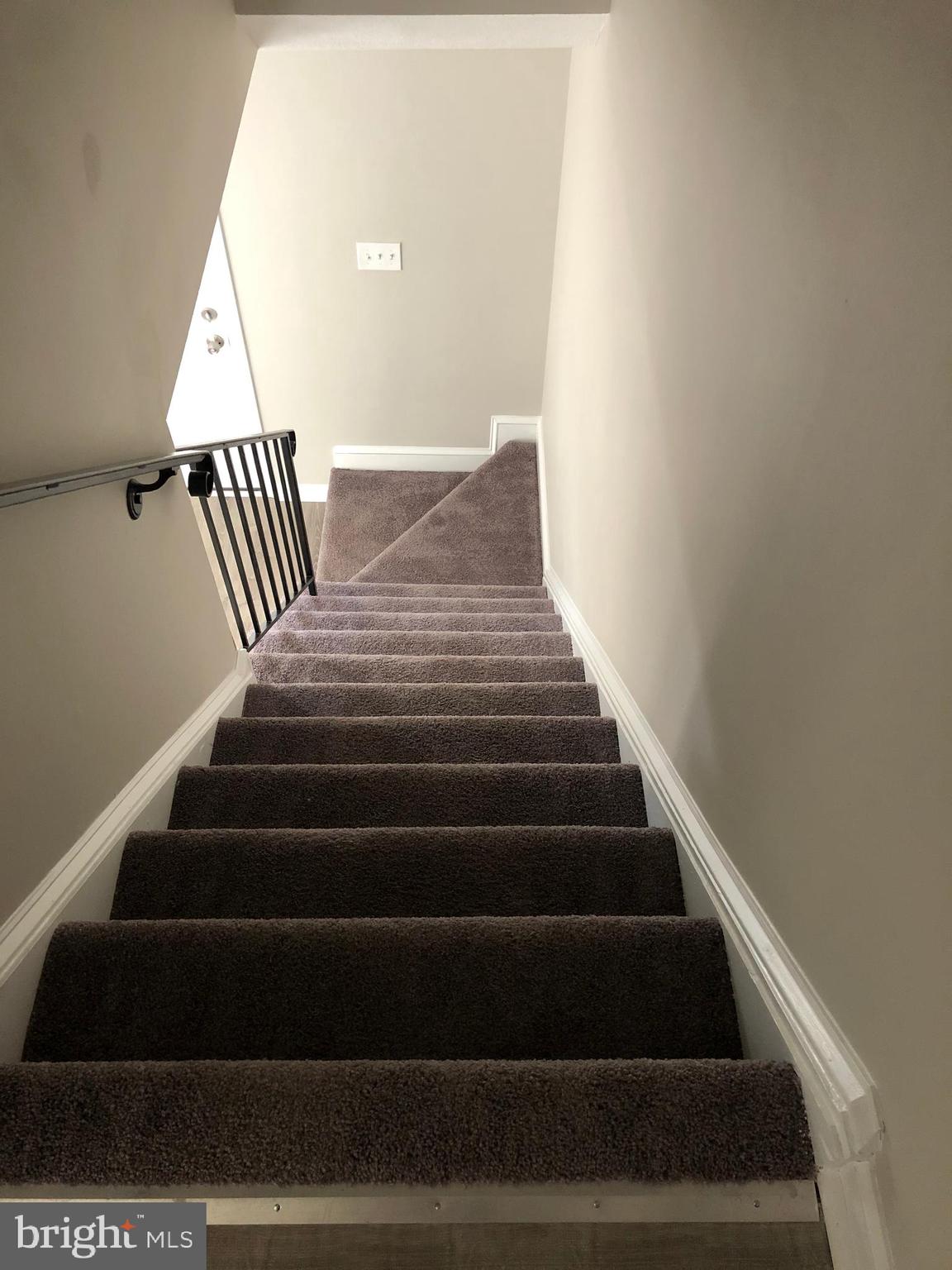 2 Oak Dr