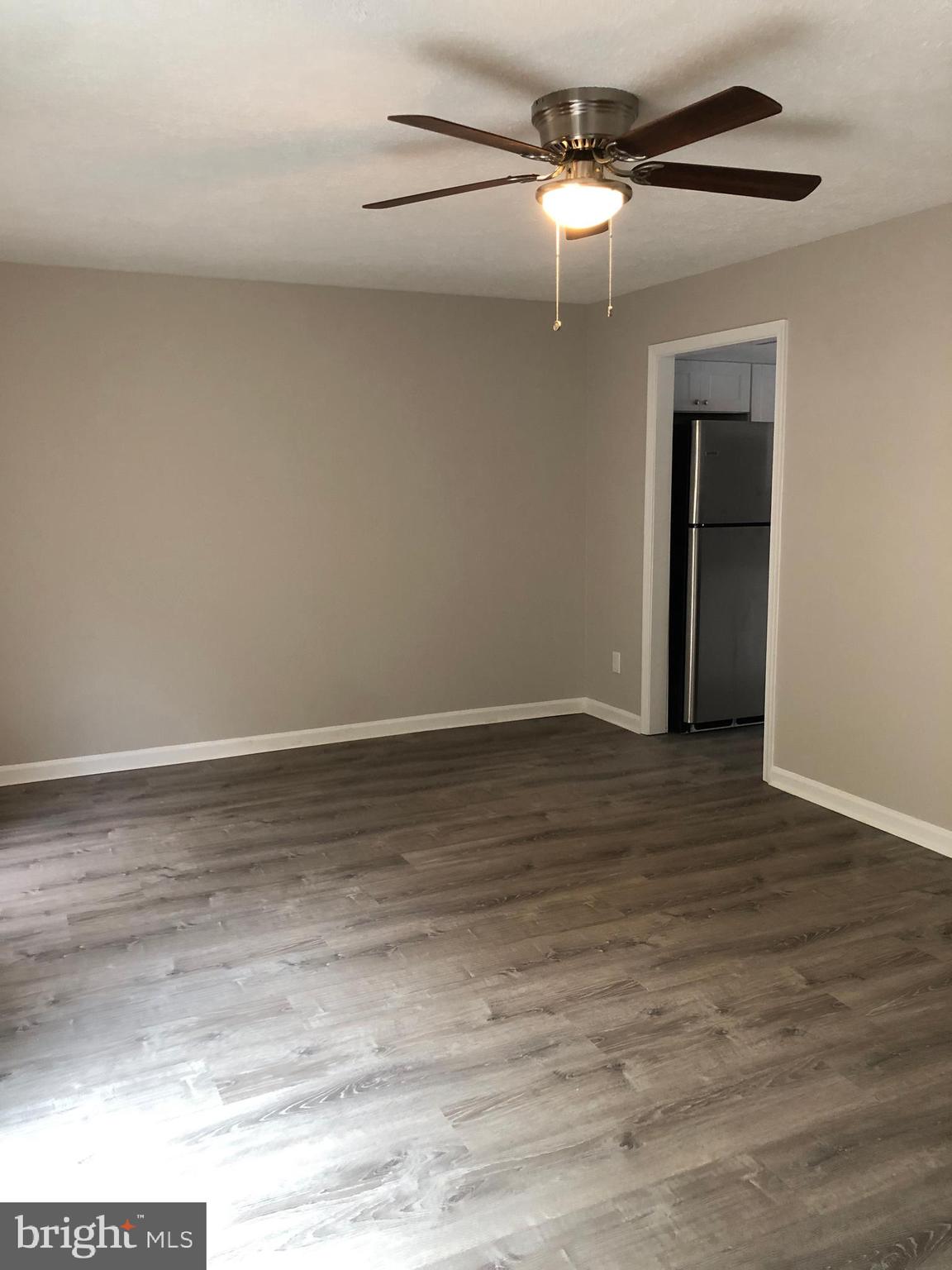 2 Oak Dr