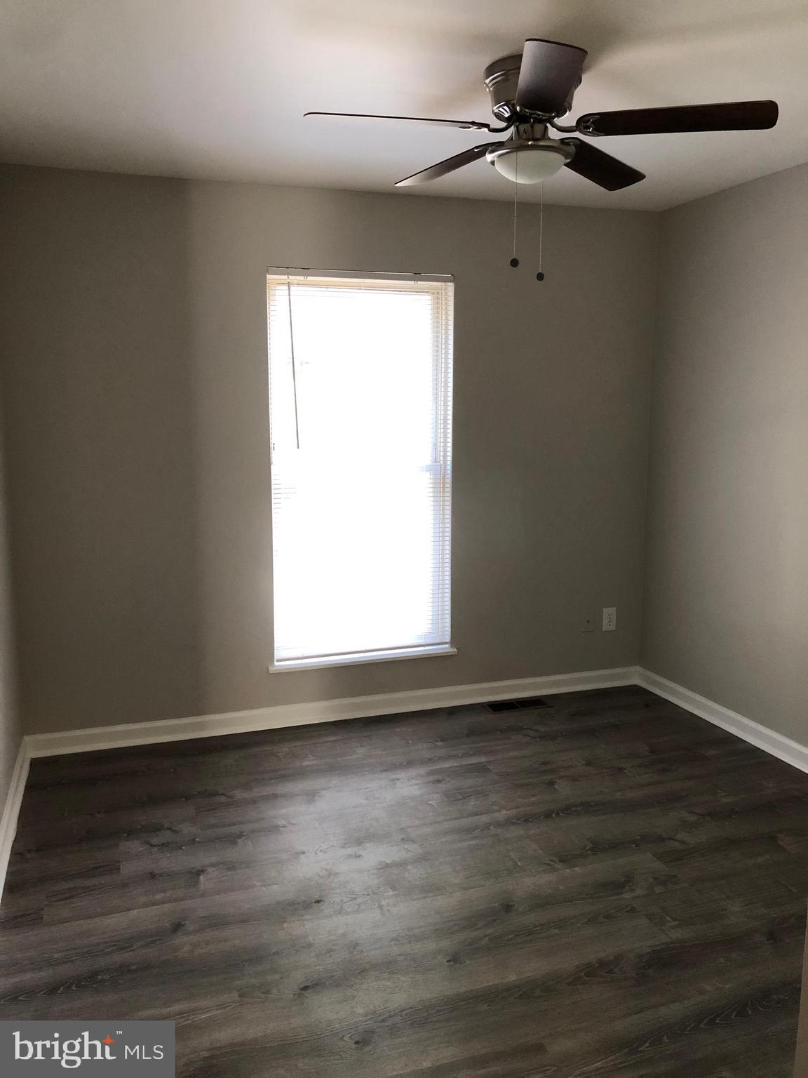 2 Oak Dr