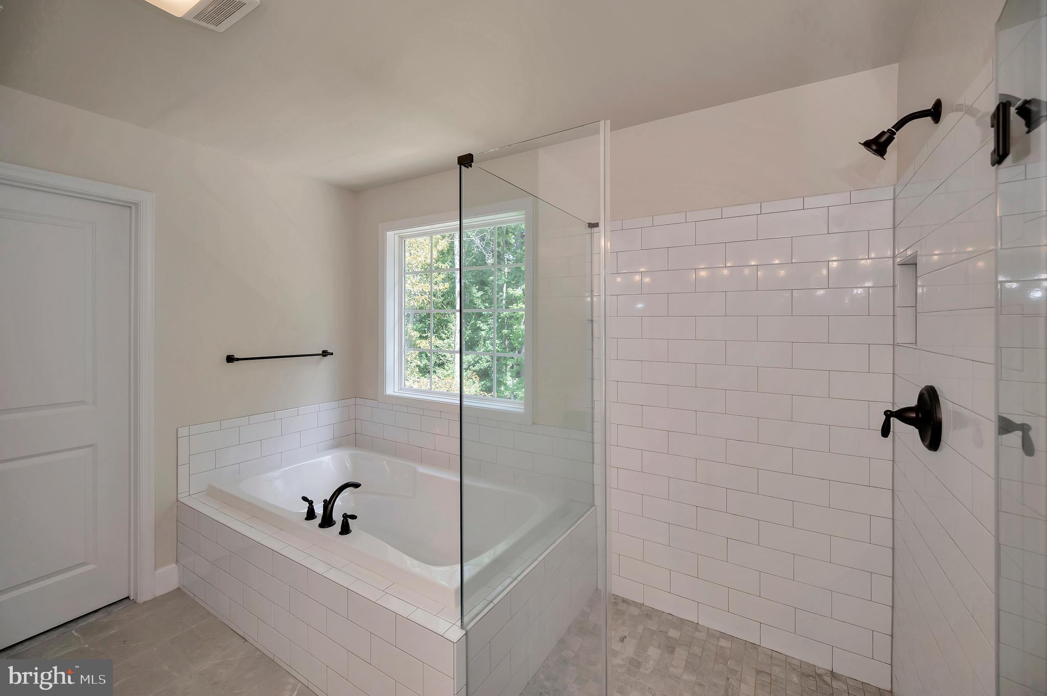 17 Accokeek View Ln