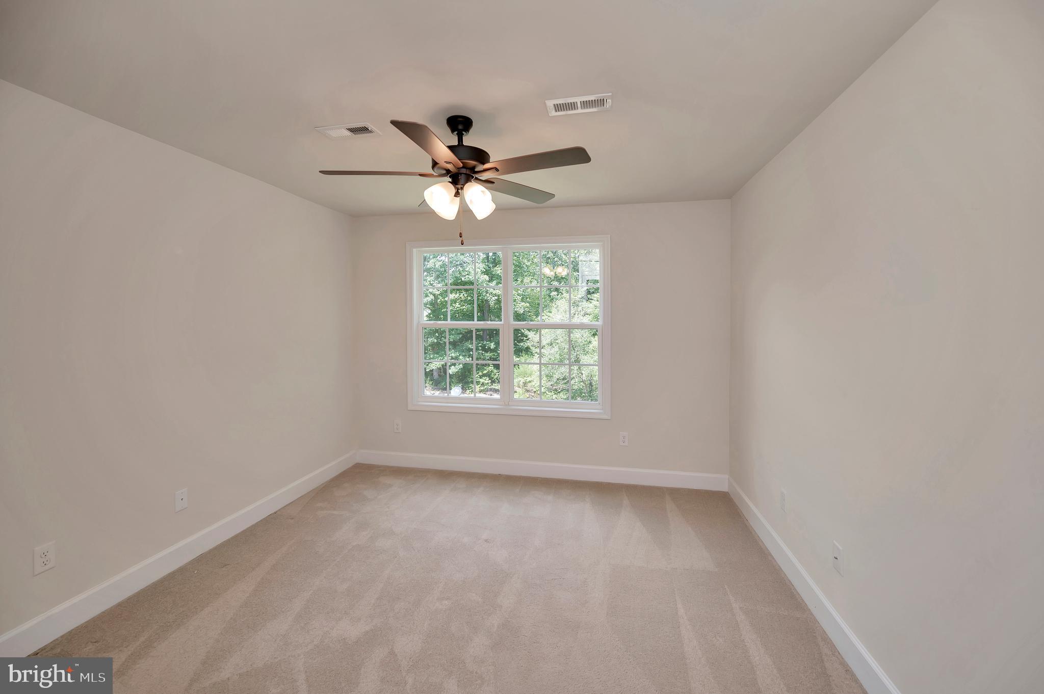 17 Accokeek View Ln