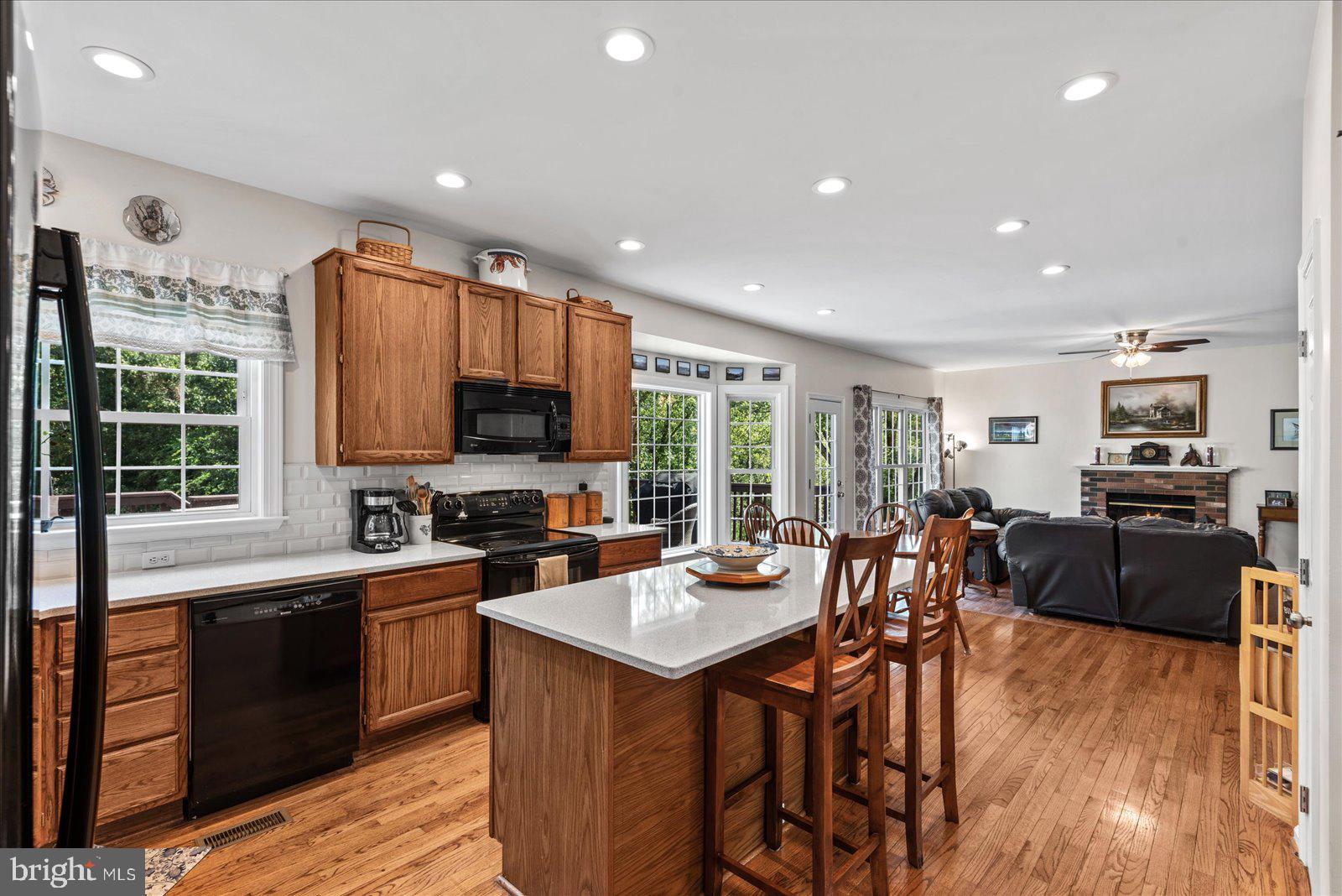 15 Westbrook LANE