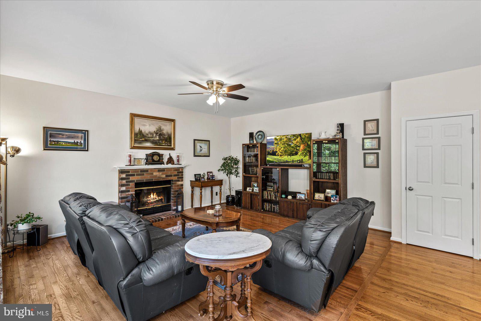 15 Westbrook LANE