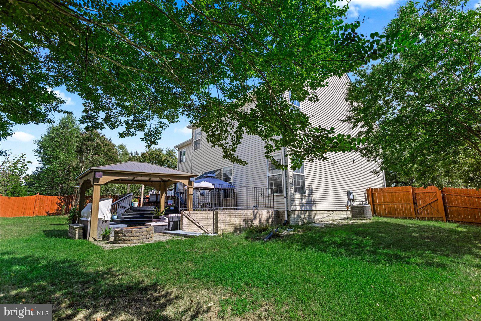 7 Tudor COURT