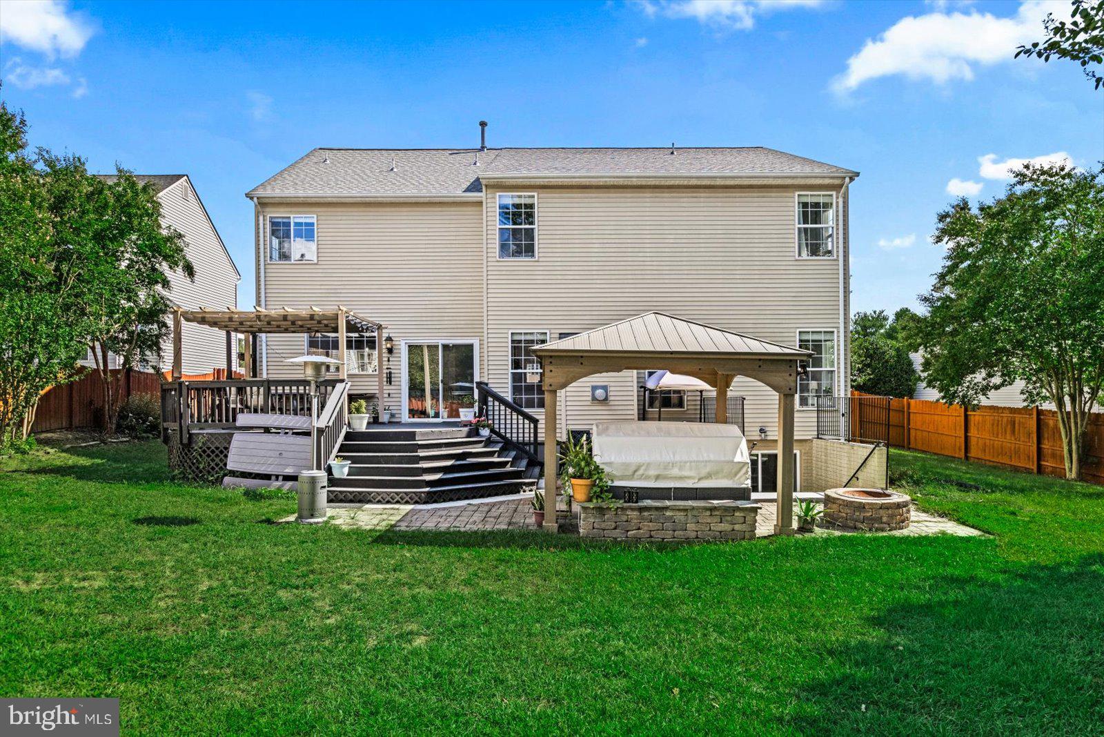 7 Tudor COURT