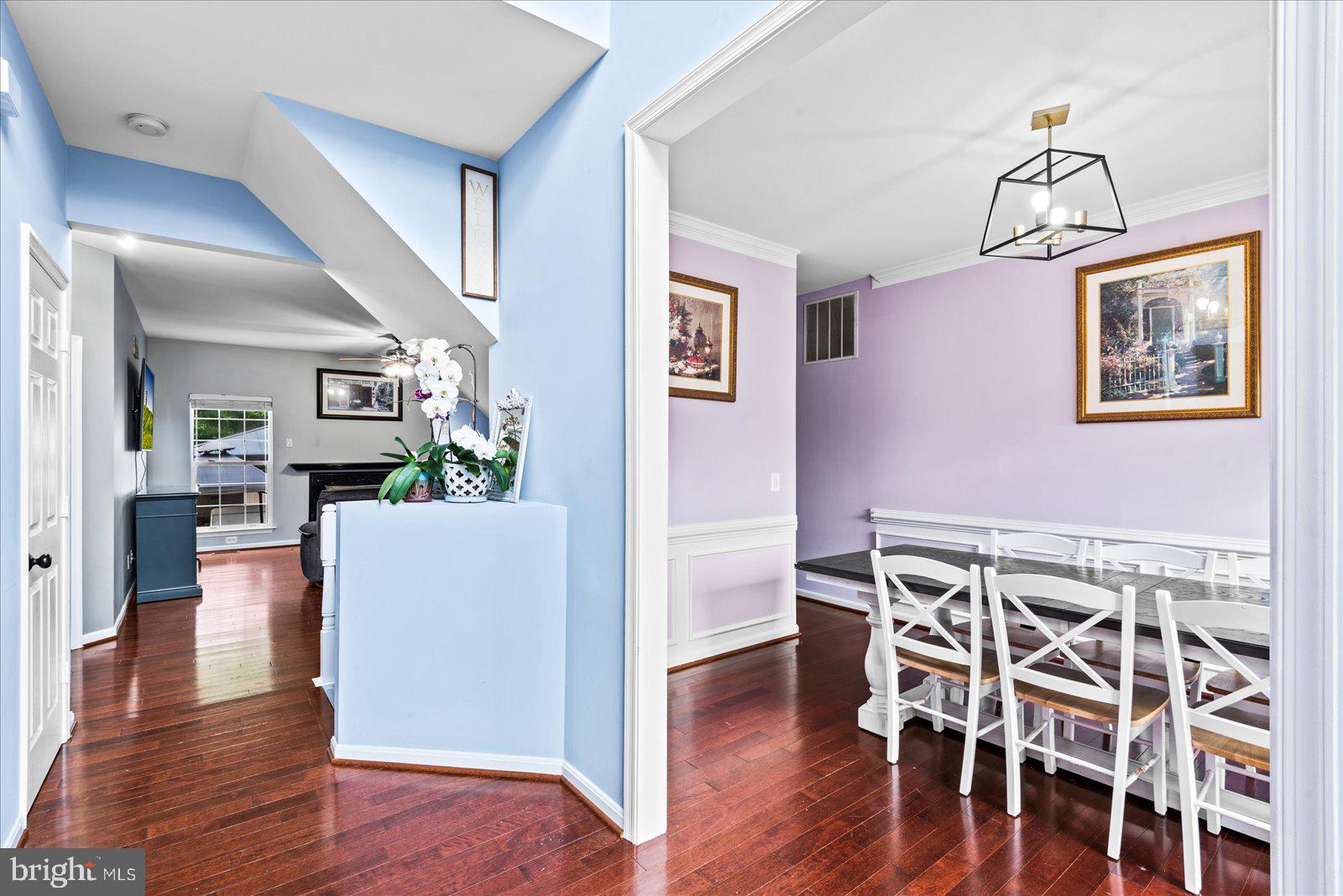 7 Tudor COURT