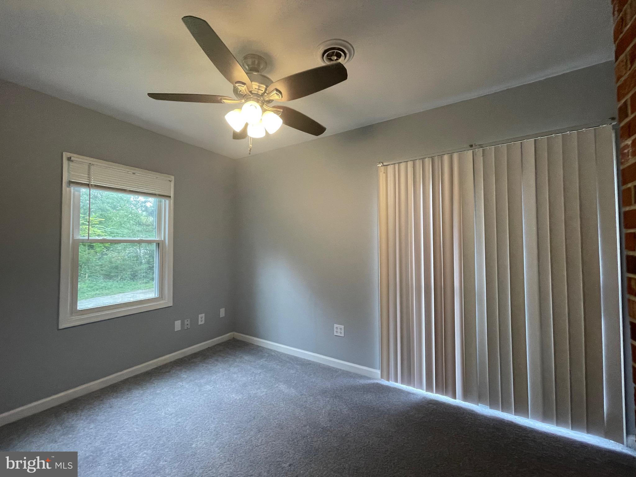 10 Hollywood Farm Rd